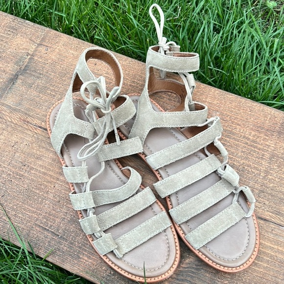 FRYE STRAPPY LEATHER SANDALS 6.5 - Picture 1 of 17